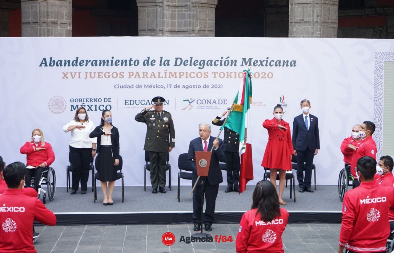 El Presidente de la República Andrés Manuel López Obrador recibió a la Delegación Mexicana que participa en los XVI Juegos Paralímpicos en Tokio Japón.