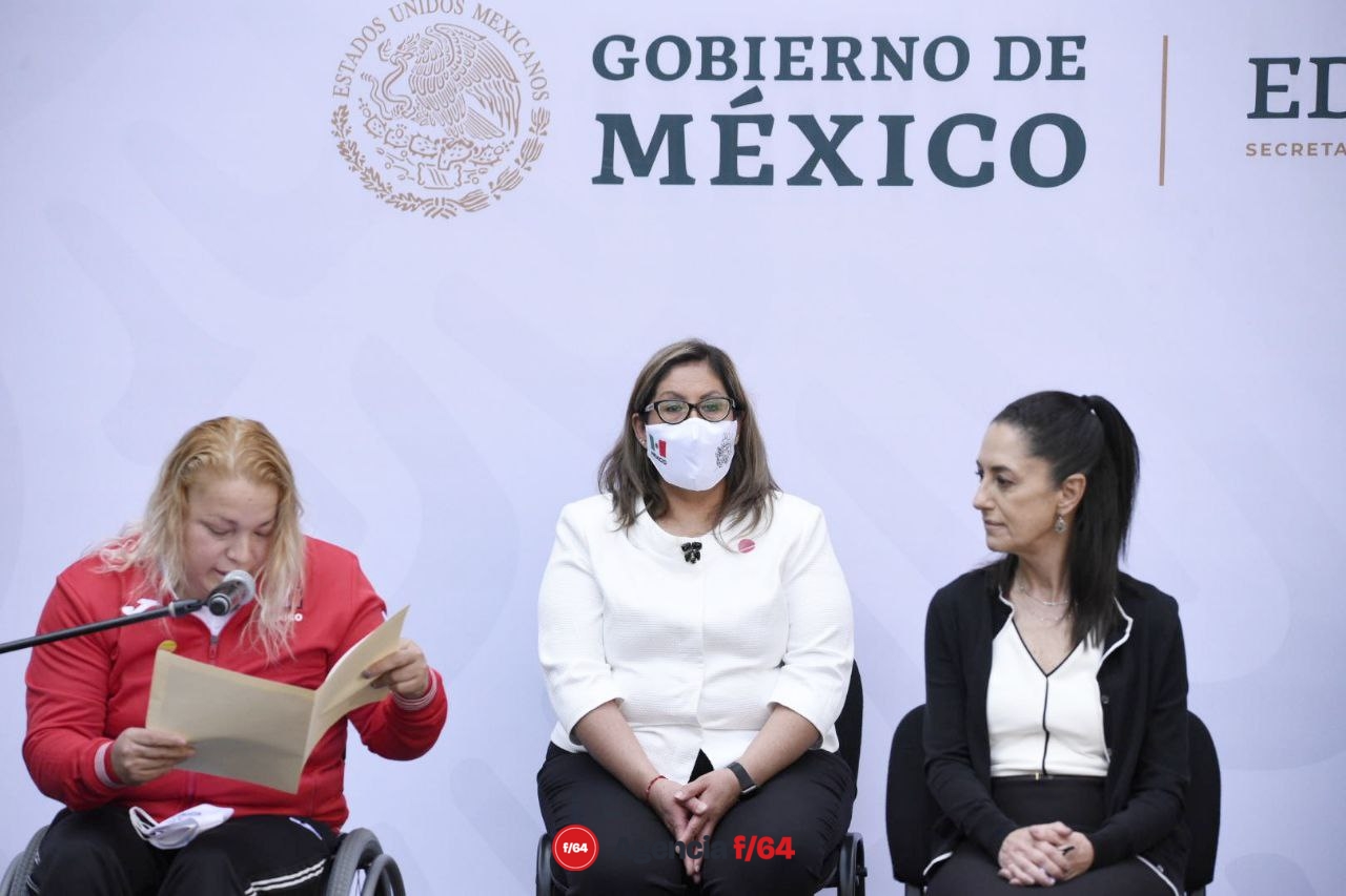 Rosa María Guerrero habla a nombre de las Delegación Mexicana Paralímpica que participa en Japón.