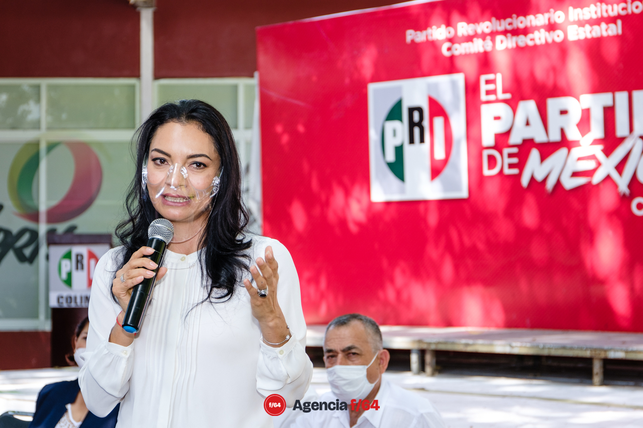 Ante los presentes ofrece discurso de agradecimiento y recuerda que toda su vida política siempre ha estado en el PRI.