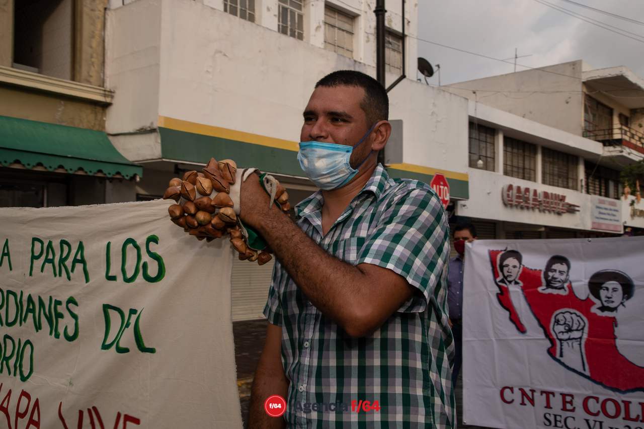 Marcha por el séptimo aniversario de la desaparición de los 43 normalistas de Ayotzinapa.