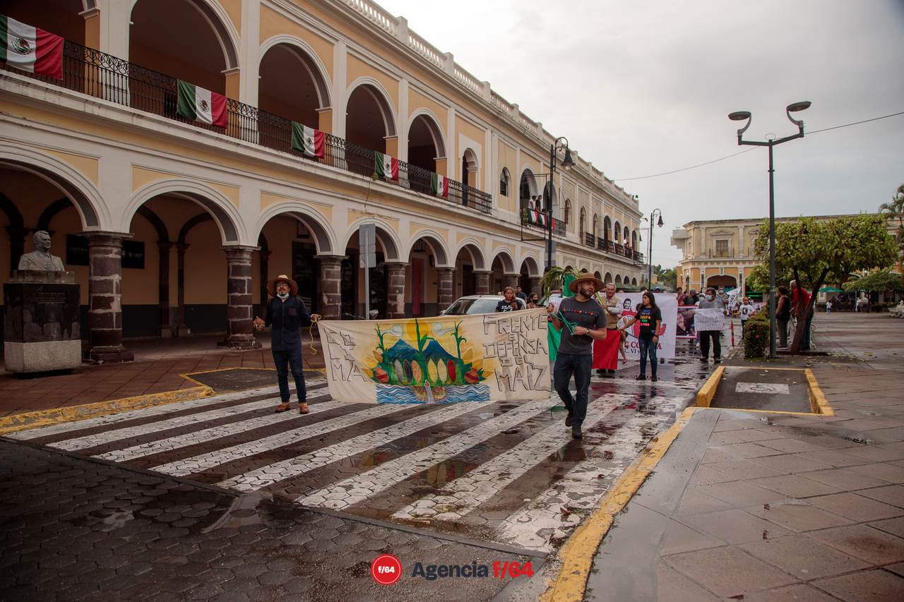 Marcha por el séptimo aniversario de la desaparición de los 43 normalistas de Ayotzinapa.