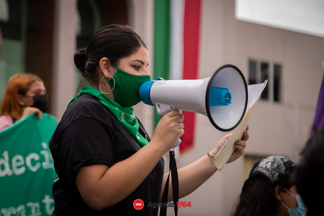 Lectura de pronunciamiento por parte de la colectiva Maternidades libre y feministas.