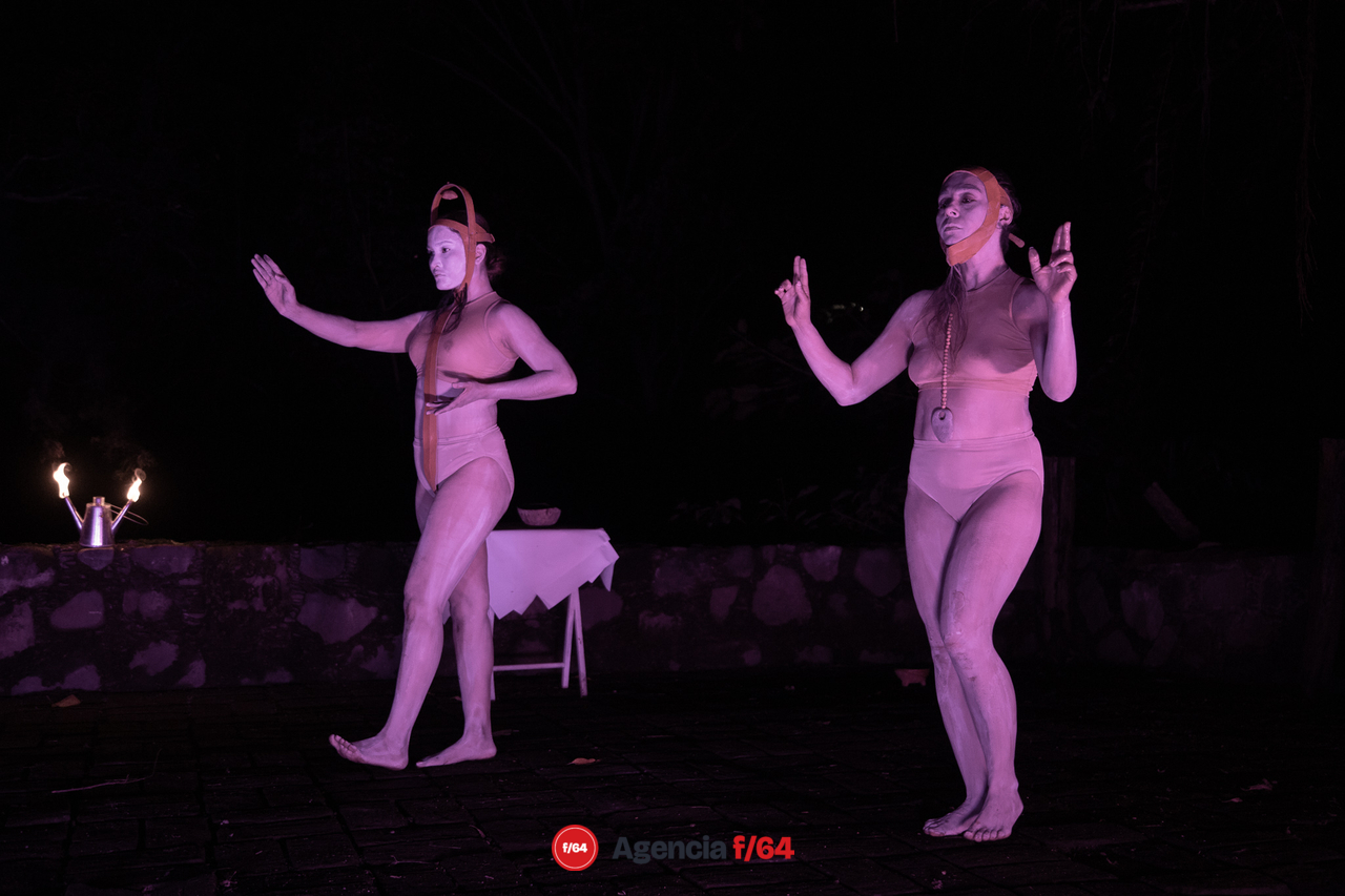 Maritza Espinoza y Karen Vicente, ejecutantes.