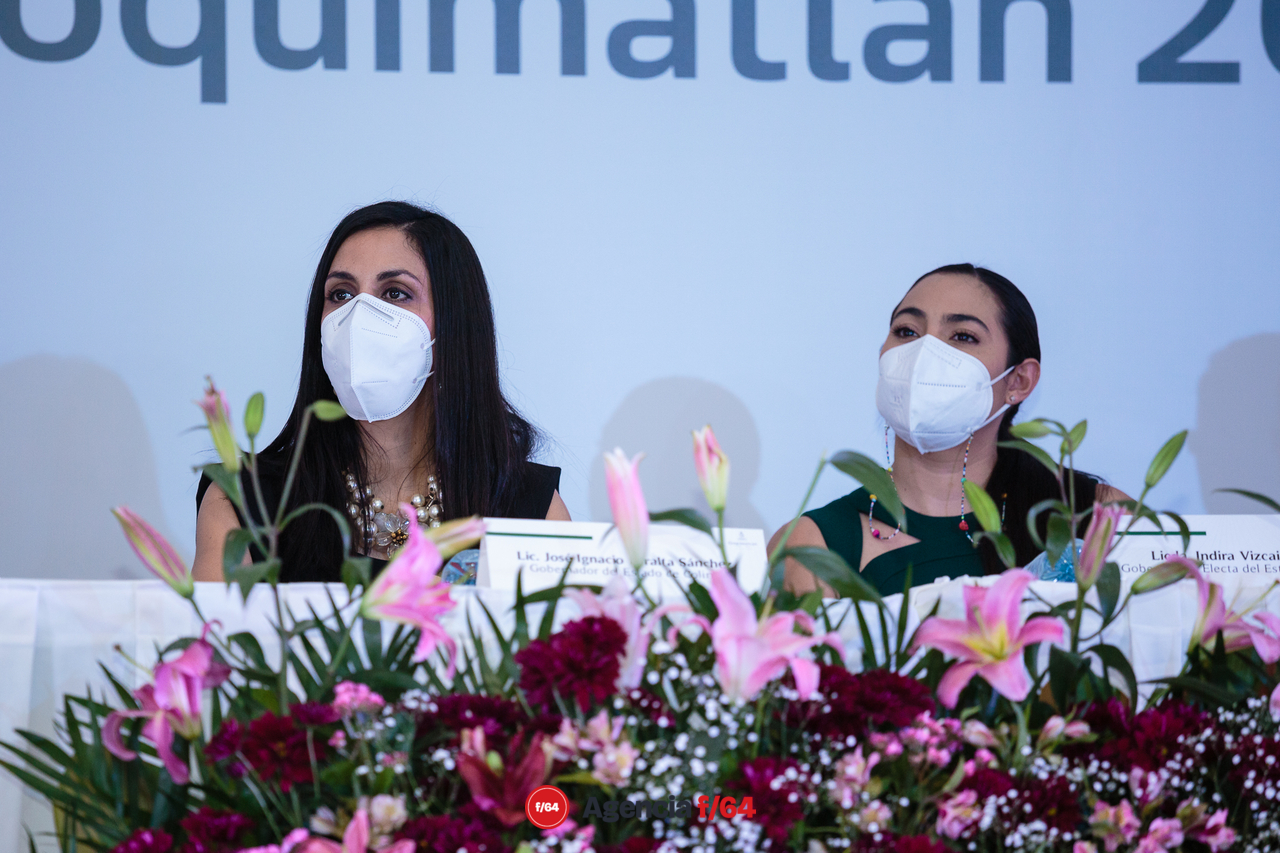 Gobernadora Electa, Indira Vizcaíno Silva y Oriana Zaret Gaytán, Secretaria de Cultura del Gobierno de Colima.