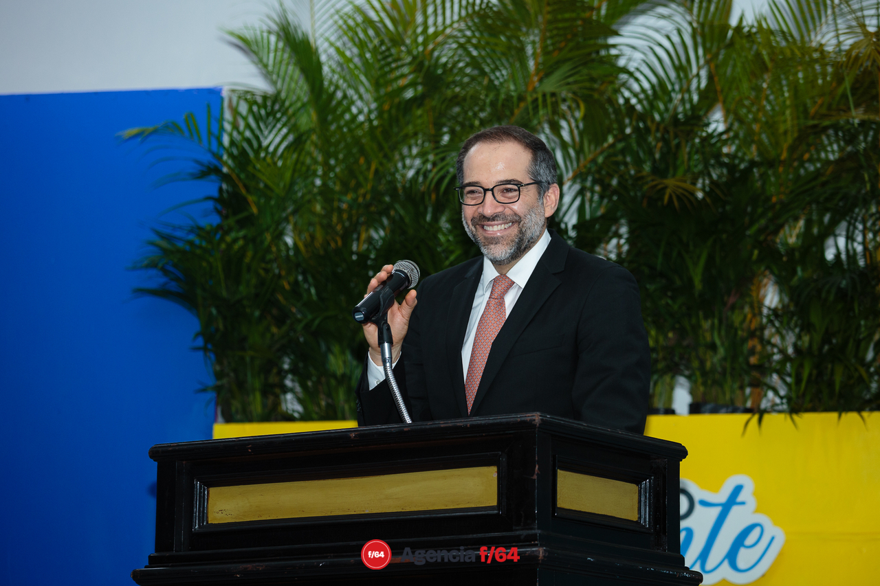 Toma de protesta de Felipe Michel.
Gobernador del Estado de Colima, José Ignacio Peralta Sánchez