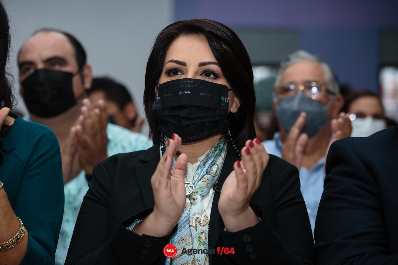 Toma de protesta de Felipe Michel.
Diputada Local Lizzy Moreno