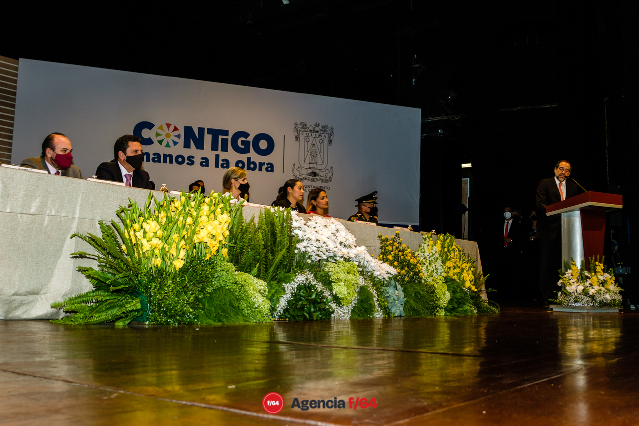 Toma de protesta de Margarita Moreno
El Gobernador del Estado de Colima, José Ignacio Peralta Sánchez da su mensaje.