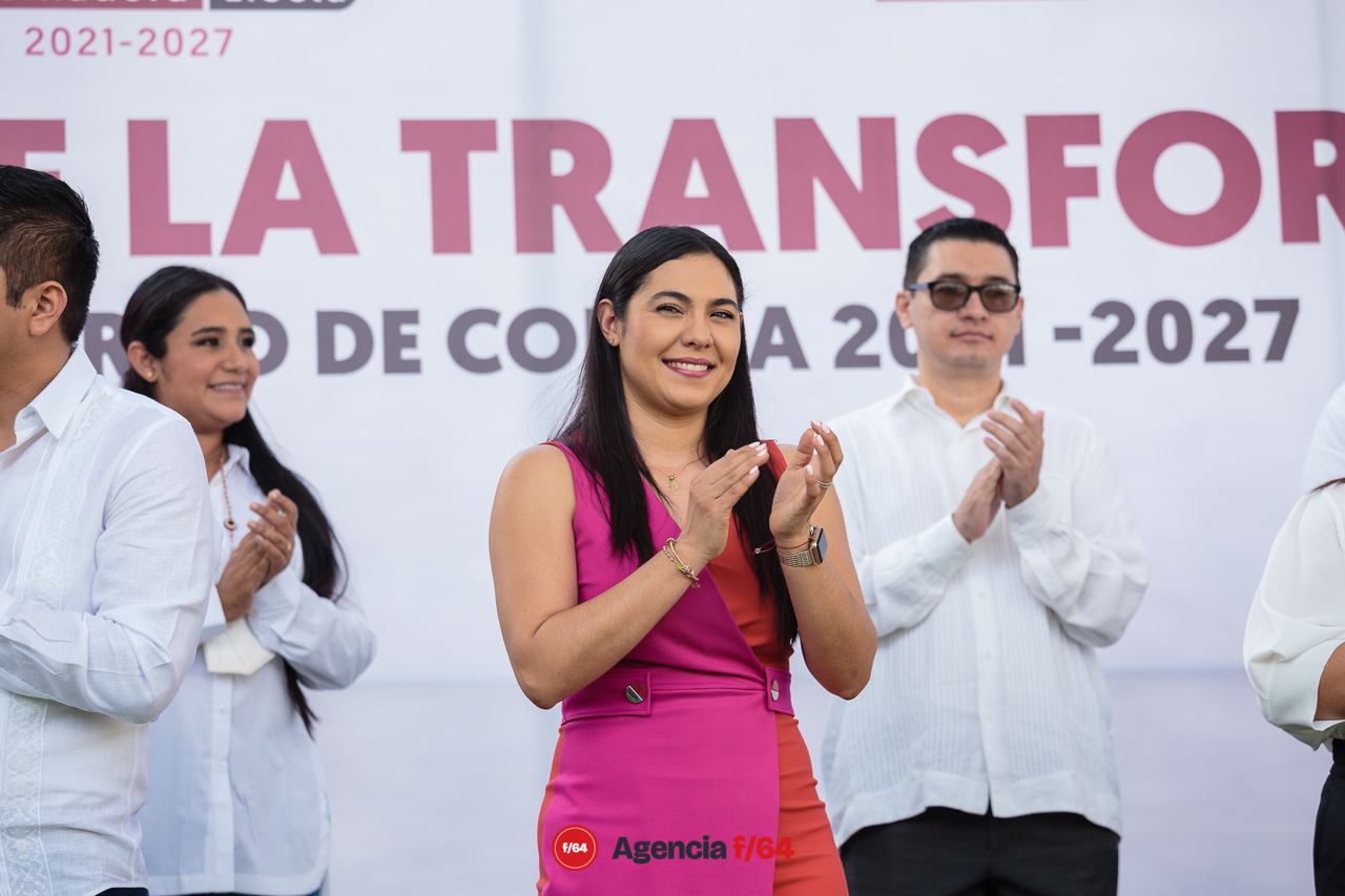 La Gobernadora Electa, Indira Vizcaíno Silva, presentó a su gabinete extendido esta mañana en la ciudad de Manzanillo, Colima.