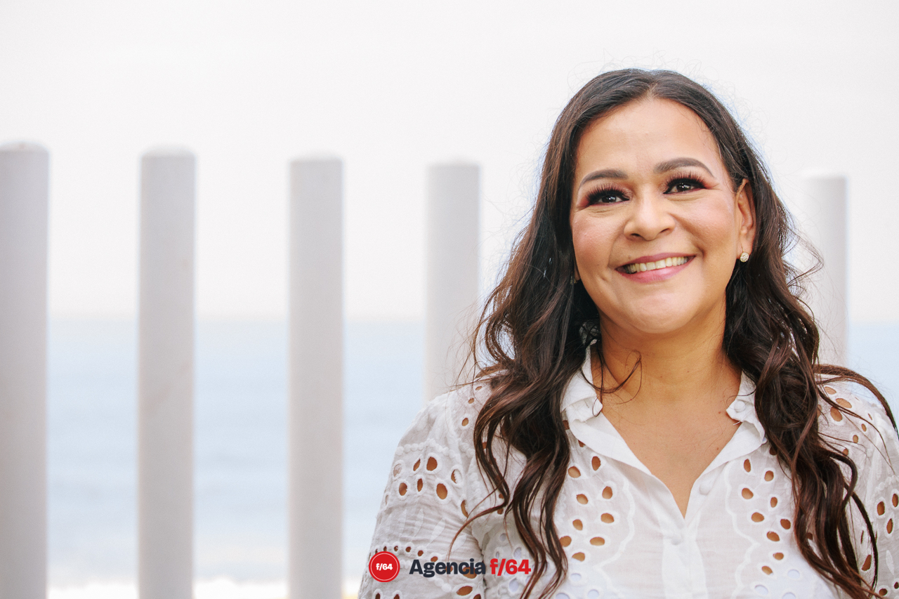 Blanca Livier Rodríguez Osorio
Subsecretaria de Movilidad 
 
Tiene estudios en psicología y actualmente se encuentra estudiando Ciencias Políticas y Administración Pública. Fue diputada durante la LIX legislatura, en la que impulsó políticas públicas orientadas a la protección del medio ambiente, el desarrollo sustentable y los derechos de las mujeres. Fue presidenta de la Comisión de Protección y Mejoramiento Ambiental del H. Congreso del Estado de Colima y secretaria de la Comisión de Prevención y Reinserción Social.
Cuenta con más de 15 años de experiencia al interior del Instituto Mexicano del Seguro Social, donde ha fungido como Asistente Médica, Oficial de Oficina, Secretaria General de Representación Sindical del Hospital General de Zona No. 1, miembro de la Comisión Mixta de Seguridad e Higiene Delegacional y Oficial de Personal.