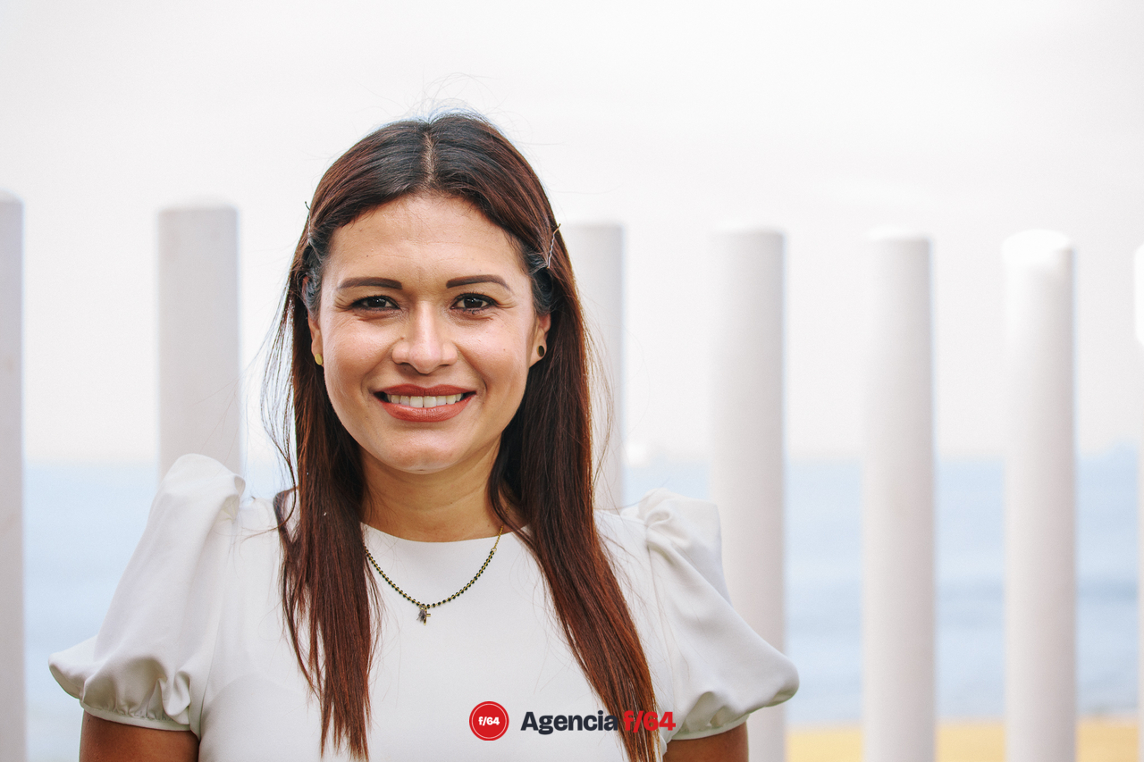 Marisol Neri León 
Secretaria de Infraestructura, Desarrollo Urbano y Movilidad 
 
Arquitecta por el Instituto Tecnológico de Colima. Ha ocupado diversos cargos en la administración pública, en los tres niveles de gobierno, siendo parte de la Dirección de Obras Públicas en el H. Ayuntamiento de Cuauhtémoc, de 2008–2011 y participando en la Dirección de Planeación del H. Ayuntamiento de Cuauhtémoc, en la administración (2012-2015).
Fungió como Directora General de Desarrollo Social, Humano y Programas Federales en la SEDESCOL, del Gobierno del Estado de Colima; durante 2018-2020 se desempeñó en el área administrativa en la Coordinación Administrativa de Obra Pública de la Secretaría de Infraestructura y Desarrollo Urbano del Gobierno del Estado. Su último cargo fue en la Administración Pública Federal durante el periodo 2020- 2021,como Delegada Estatal en la Oficina de Representación de la Secretaría de Desarrollo Agrario, Territorial y Urbano (SEDATU) del Gobierno de México.