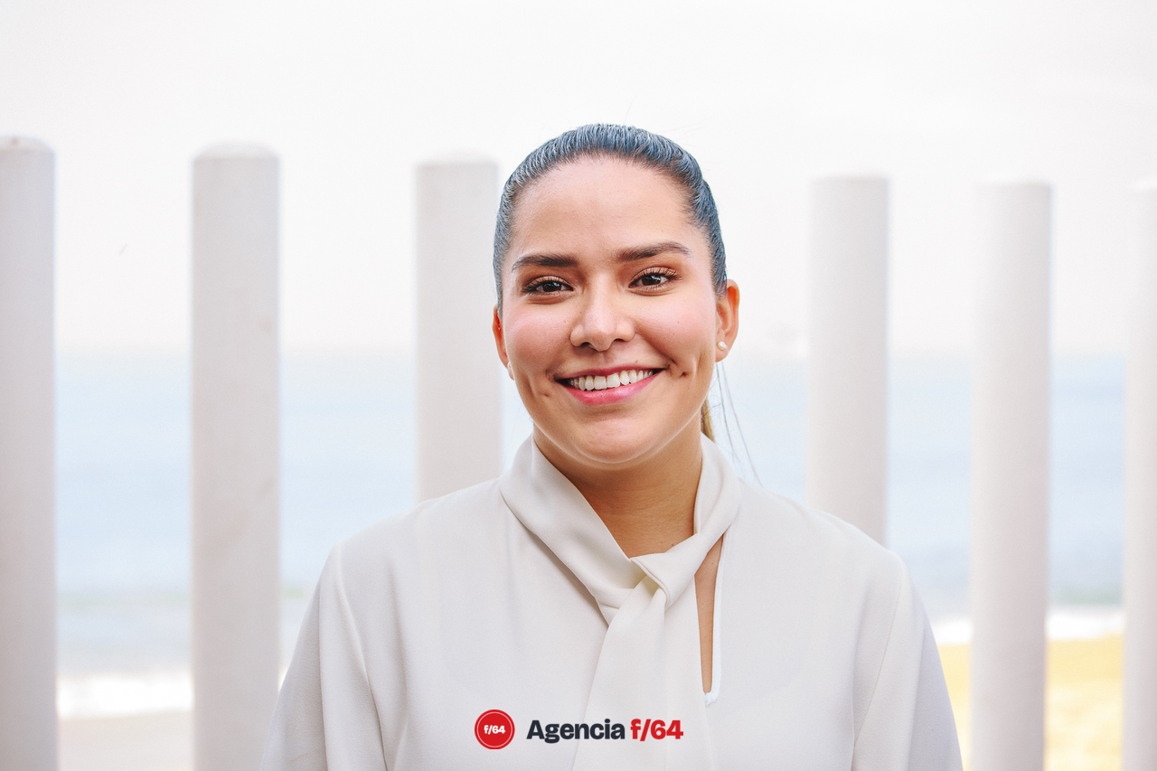 Karely Leticia Vázquez Solórzano
Subsecretaria de la Juventud 
 
Actualmente está por concluir la licenciatura en Derecho, ha realizado diversos cursos en materia humanitaria, política, relaciones internacionales y liderazgo, buscando siempre mantenerse a la vanguardia. Como joven preocupada por la sociedad siempre ha estado a favor de impulsar temas que contienen áreas de oportunidad en busca de mejorarlas en beneficio de las y los jóvenes. 
En el sector privado trabajó en una empresa en el extranjero en el área de recursos humanos, así como de logística de exportación e importación.