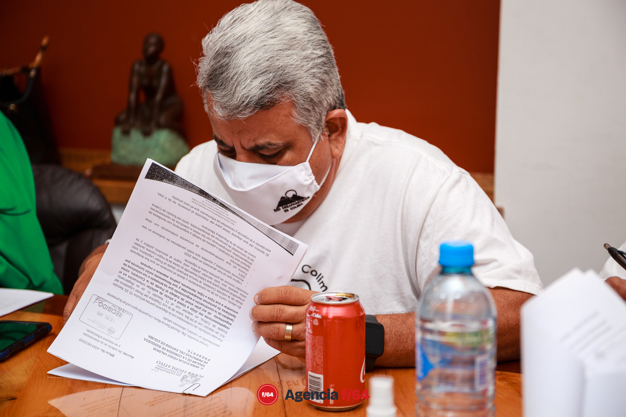 Previo a iniciar la sesión del Congreso.