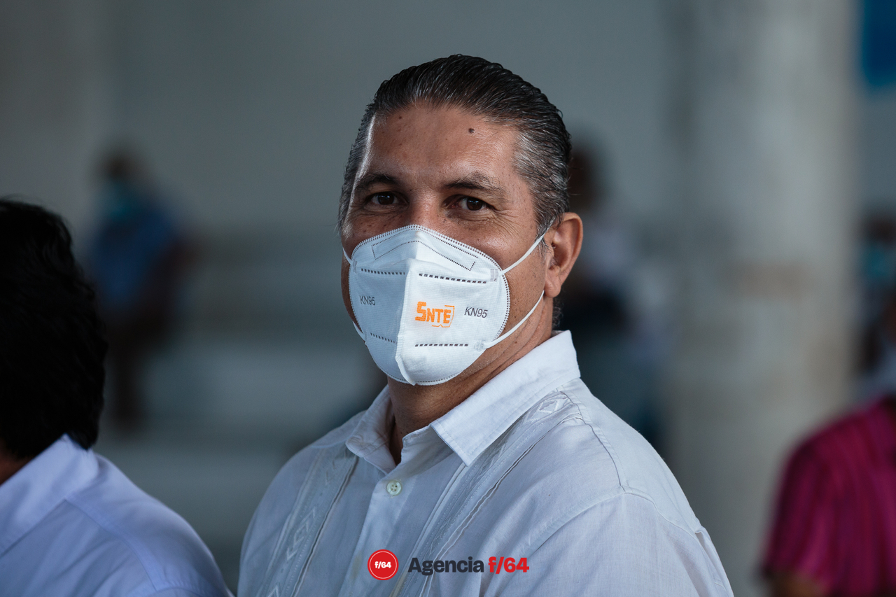 Heriberto Valladares, Secretario General de la Sección 39 del SNTE