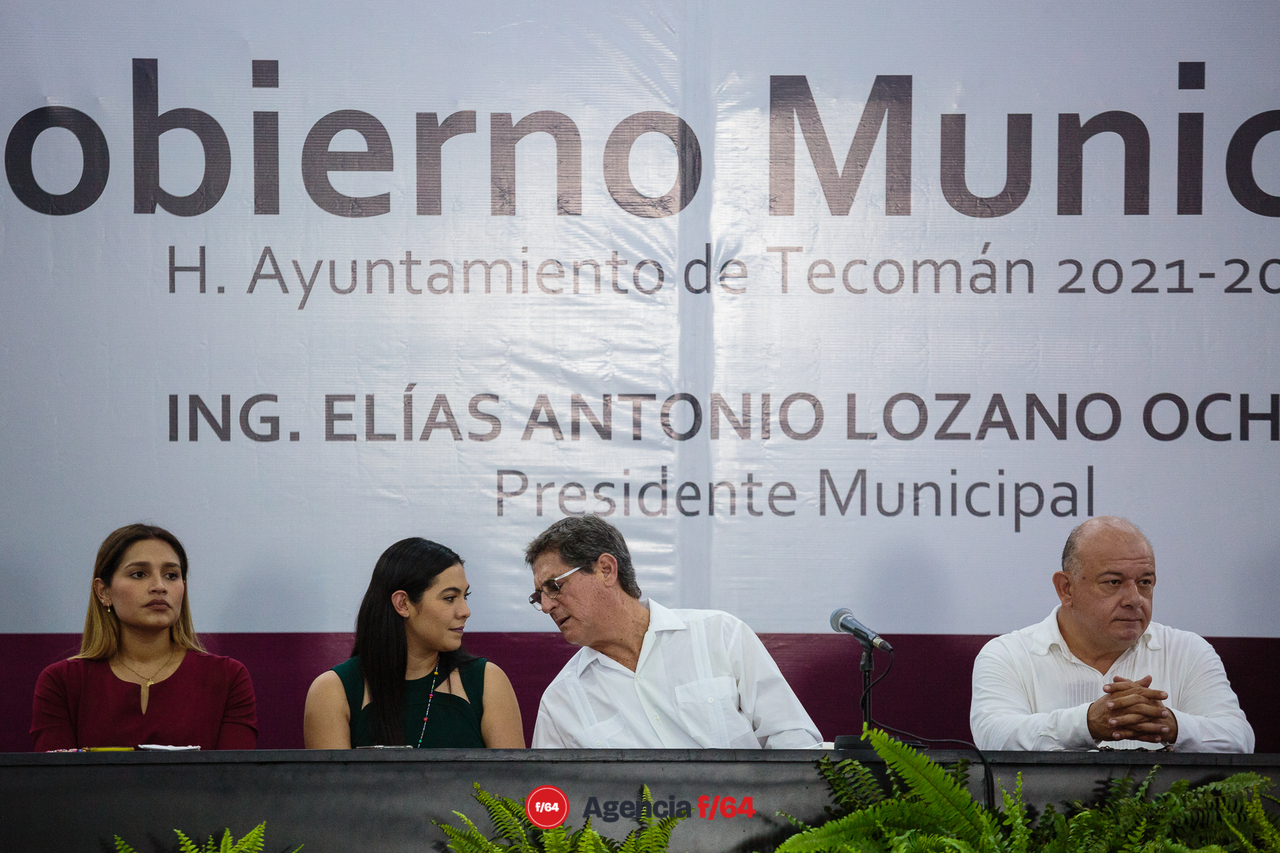 La Gobernadora Electa, Indira Vizcaíno Silva, el alcalde reelecto Elías Lozano, Viridiana Valencia, Diputada Local y Rubén Pérez Anguiano, Secretario General de Gobierno en representación del Gobernador José Ignacio Peralta Sanchéz.