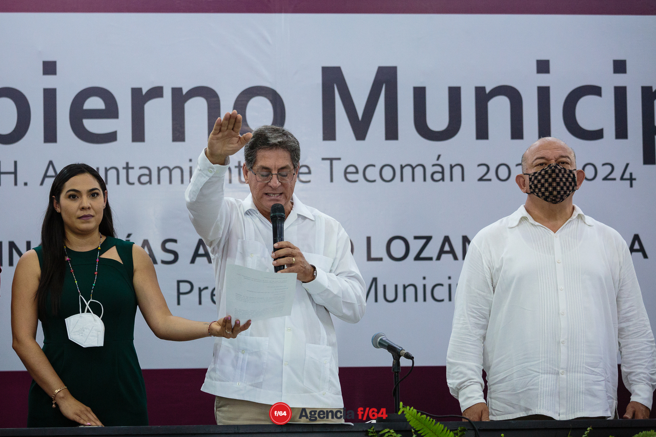 Toma de protesta de Elías Lozano de Tecomán