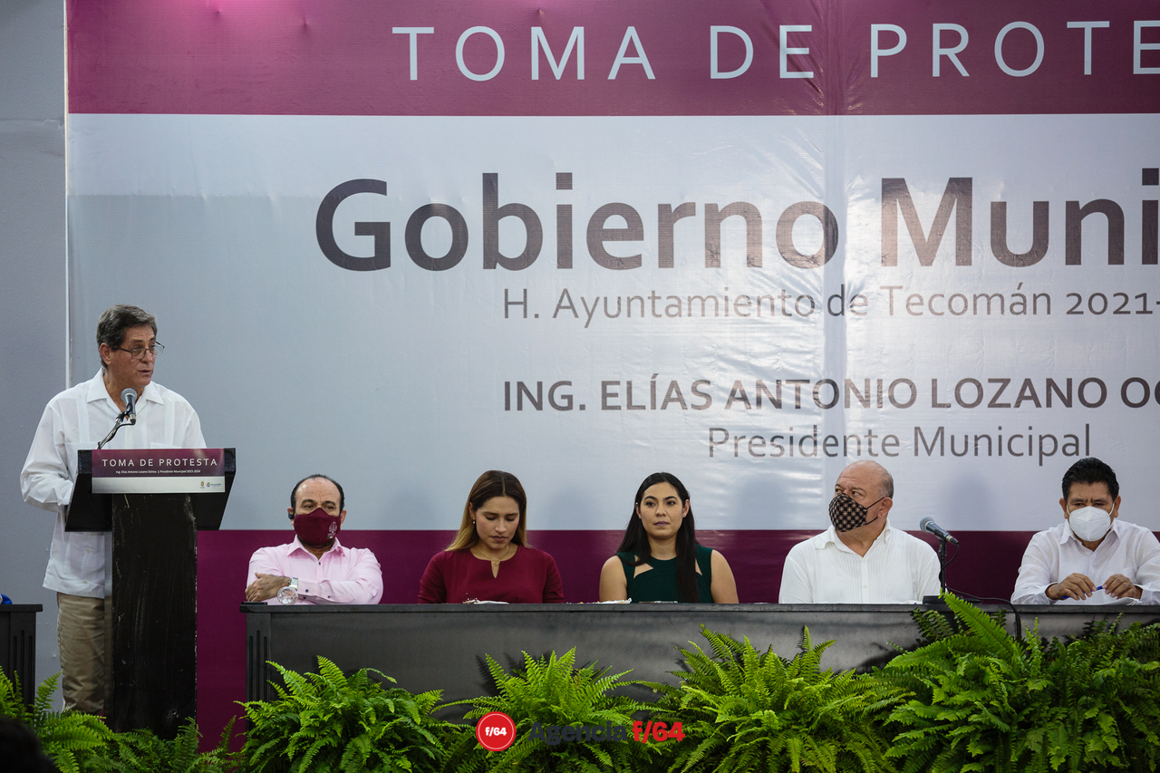 El alcalde Elías Lozano en su toma de protesta