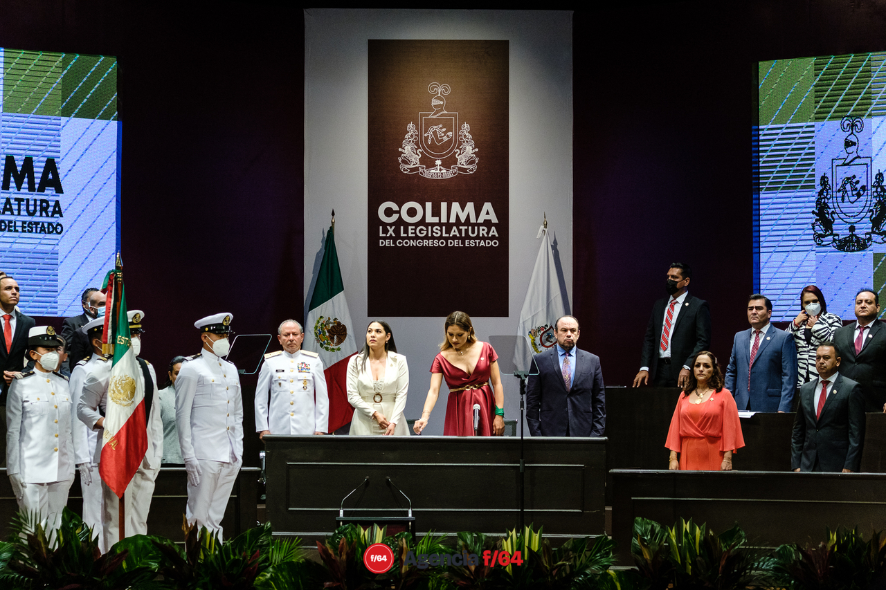 Protesta como Gobernadora Indira Vizcaíno en sesión solemne del Congreso de Colima en el Teatro Hidalgo de la Capital.