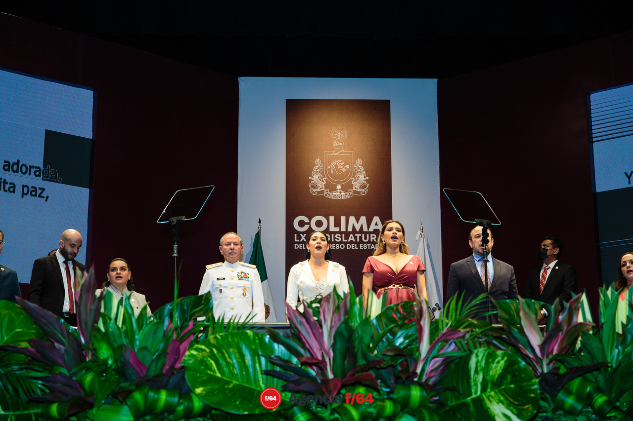 Protesta como Gobernadora Indira Vizcaíno en sesión solemne del Congreso de Colima en el Teatro Hidalgo de la Capital.