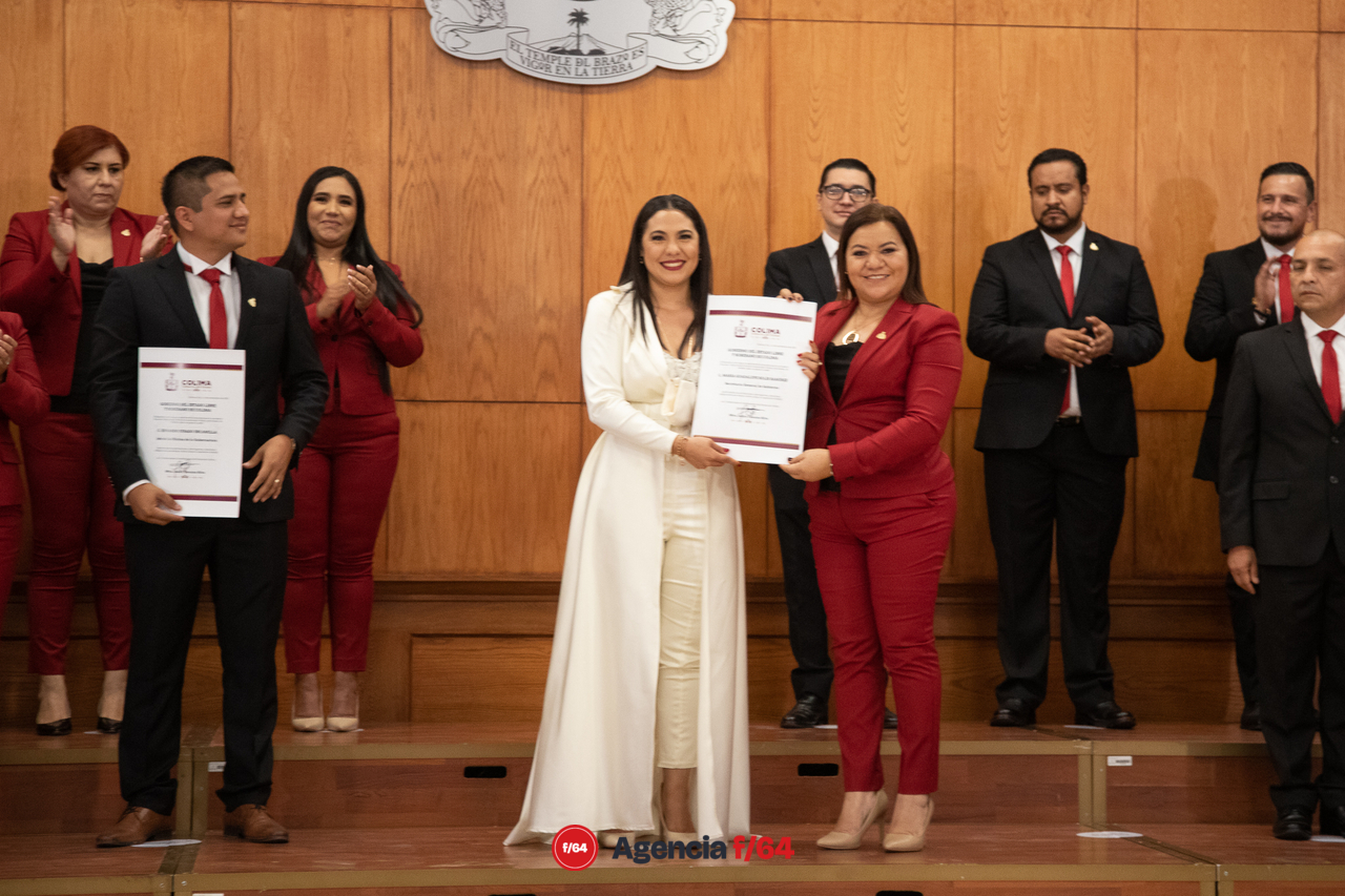 Toma de protesta y entrega de nombramientos al Gabinete de gobierno del Estado de Colima.
Maria Guadalupe Solís Ramírez, Secretaria General de Gobierno.