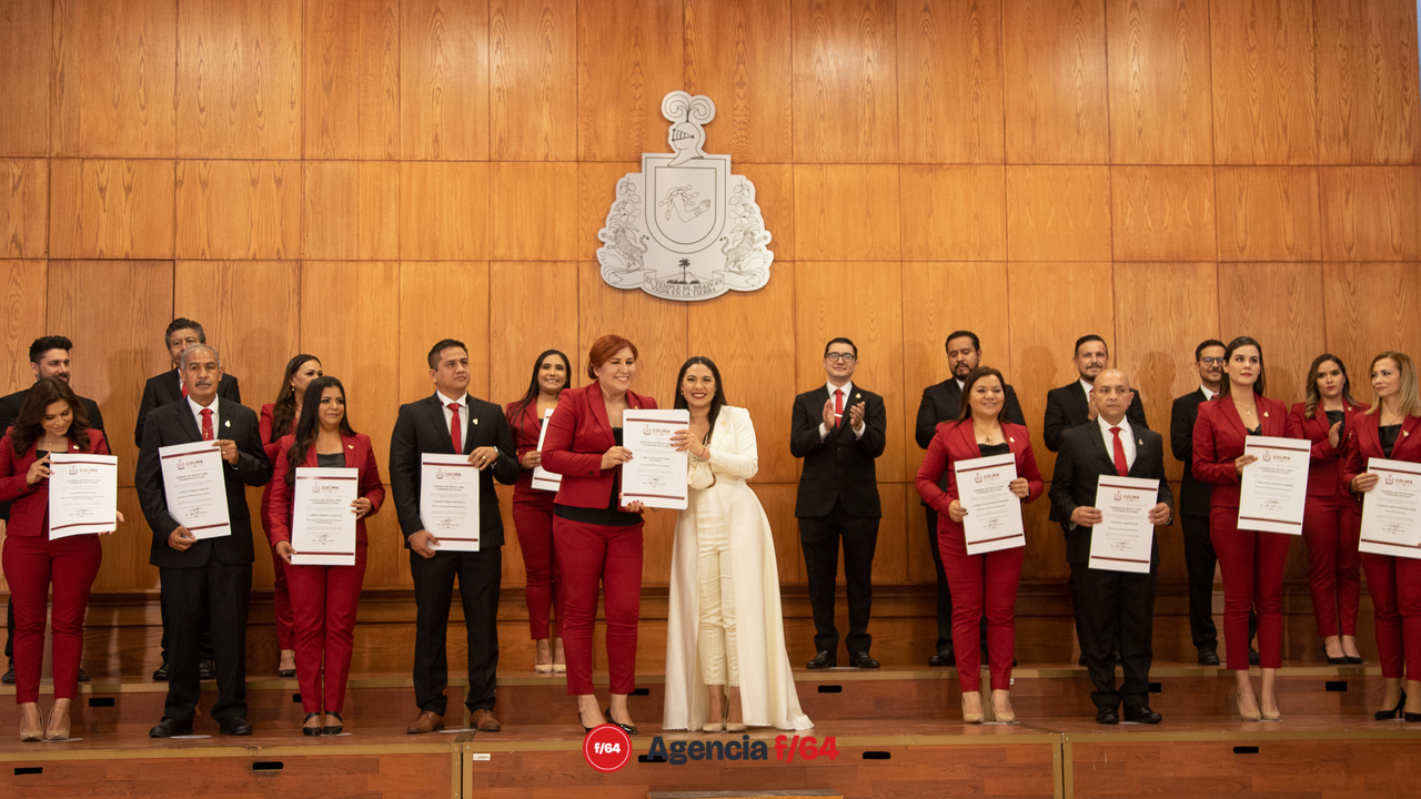 Toma de protesta y entrega de nombramientos al Gabinete de gobierno del Estado de Colima.
Isela Guadalupe Uribe Alvarado, Contralora General del Estado.