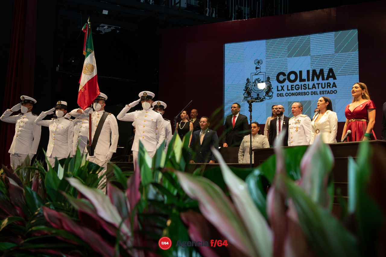 Honores a la bandera.