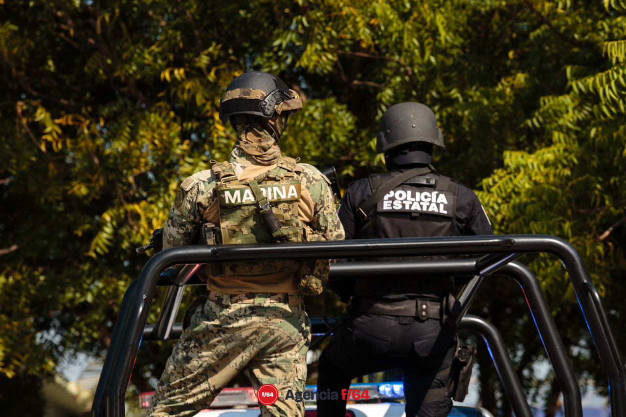 La Gobernadora del Estado de Colima, Indira Vizcaíno Silva, hizo entrega de 53 patrullas a la Policía Estatal. Esto dentro del marco del programa "Calles Seguras".