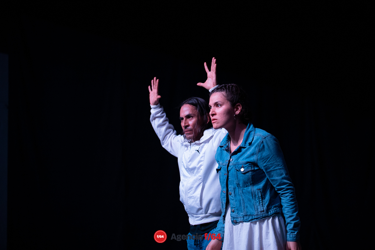 Alex Morán y Adriana Palafox, actores.
Anhelo Teatro.