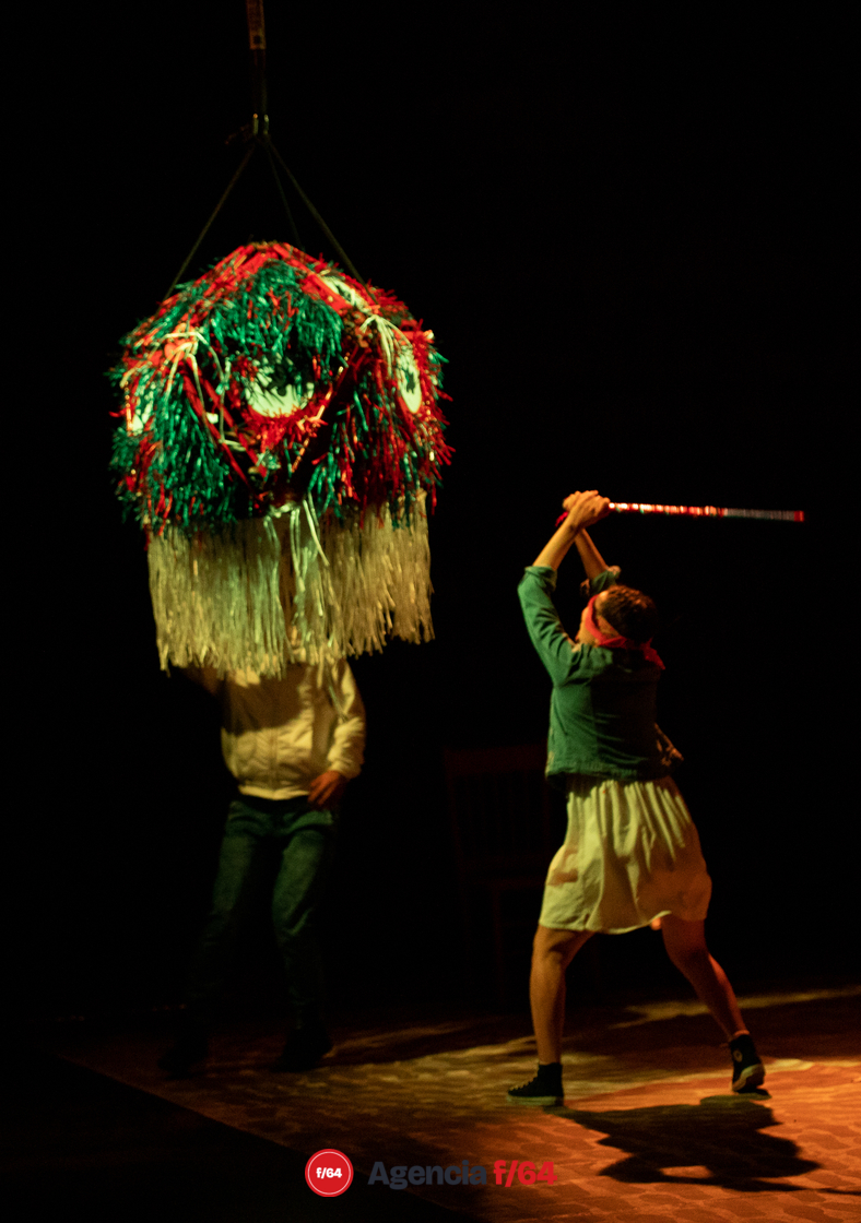 Alex Morán y Adriana Palafox, actores.
Anhelo Teatro.