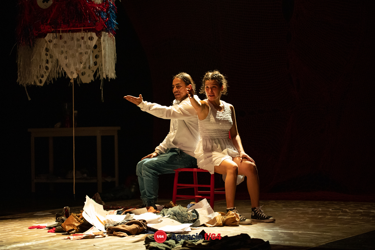Alex Morán y Adriana Palafox, actores.
Anhelo Teatro.