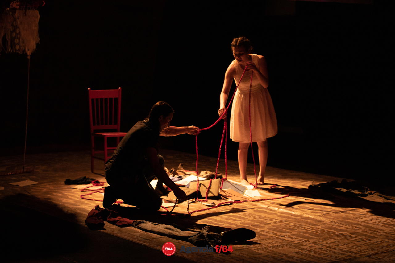Alex Morán y Adriana Palafox, actores.
Anhelo Teatro.