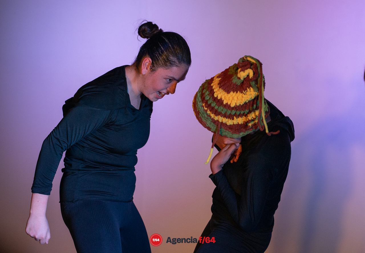 Daniela Casas y Ana Fletes, actrices.
Compañía de Teatro Caracol.