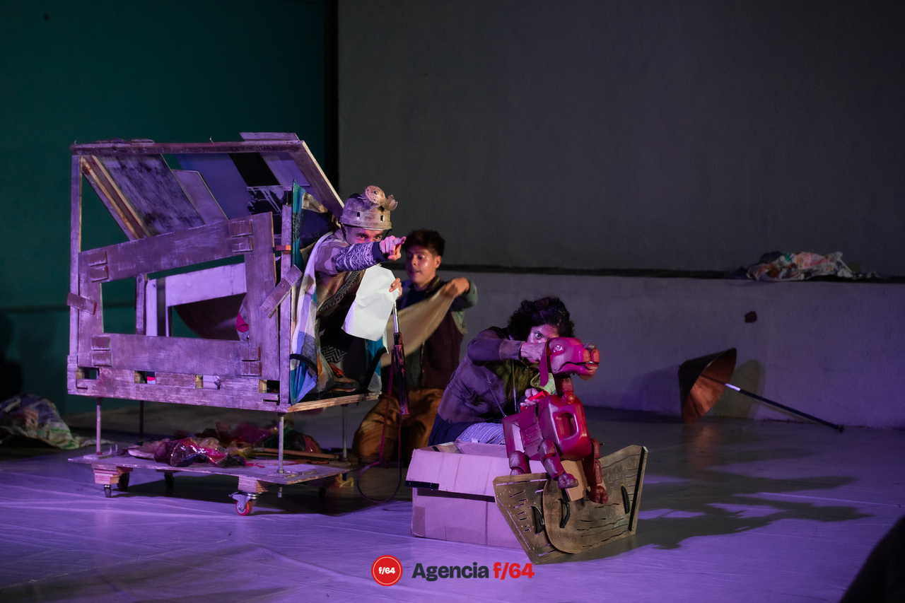 Presentaron "Niños de Cartón", en Casa Caracol