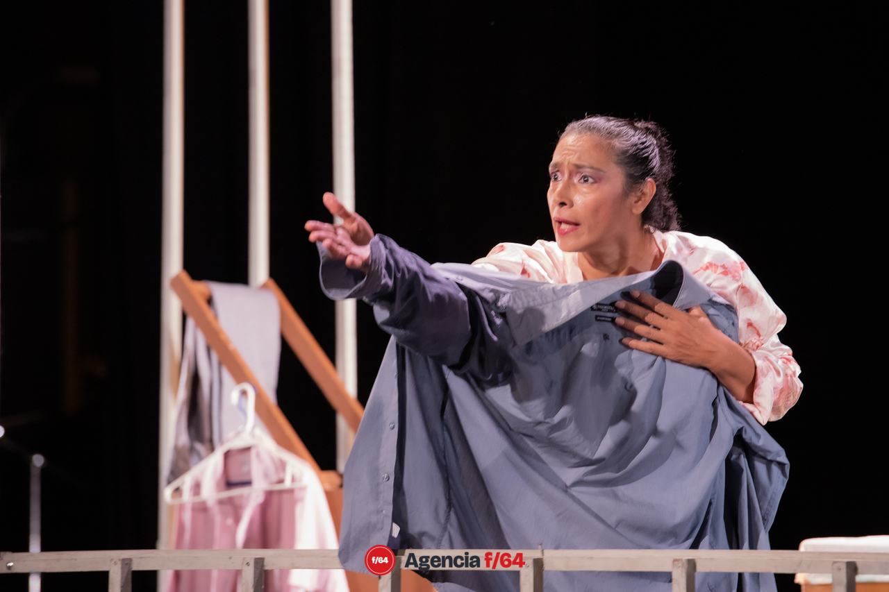 "Solo una Mujer"
Carmen Solorio, actriz.