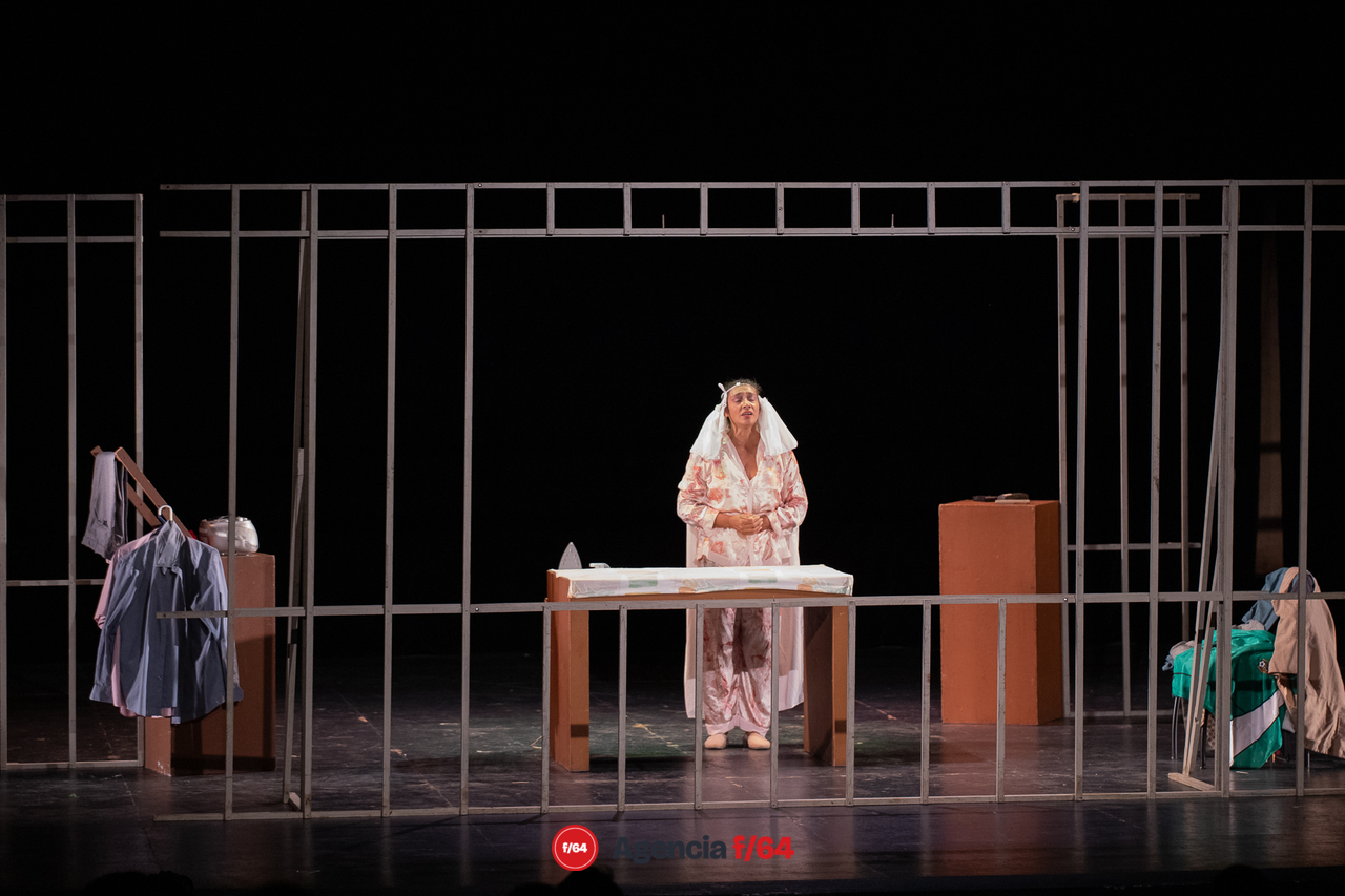"Solo una Mujer"
Carmen Solorio, actriz.