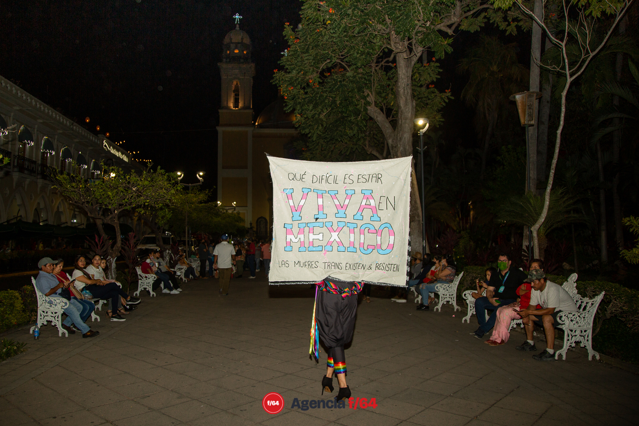Intervención Queer/Drag en espacios públicos.
Colima, Colima.