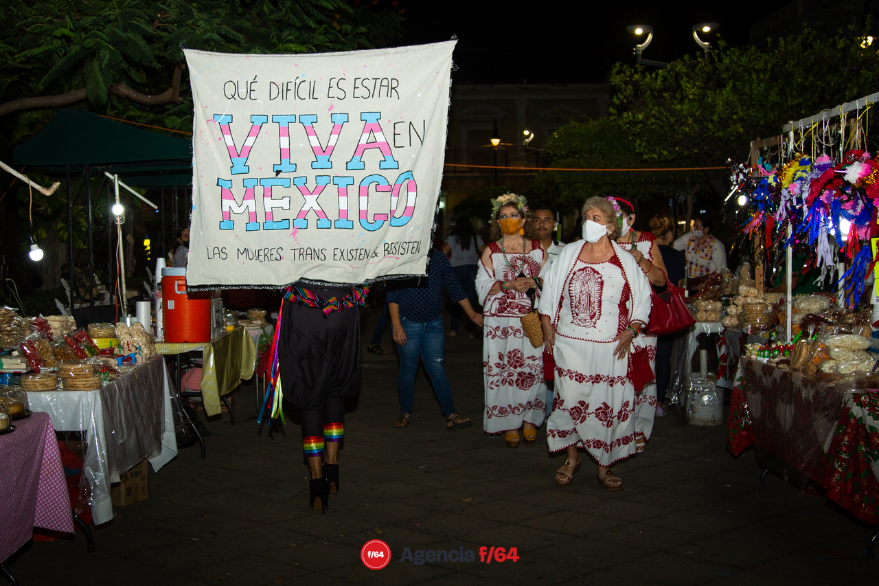 Intervención Queer/Drag en espacios públicos.
Colima, Colima.
