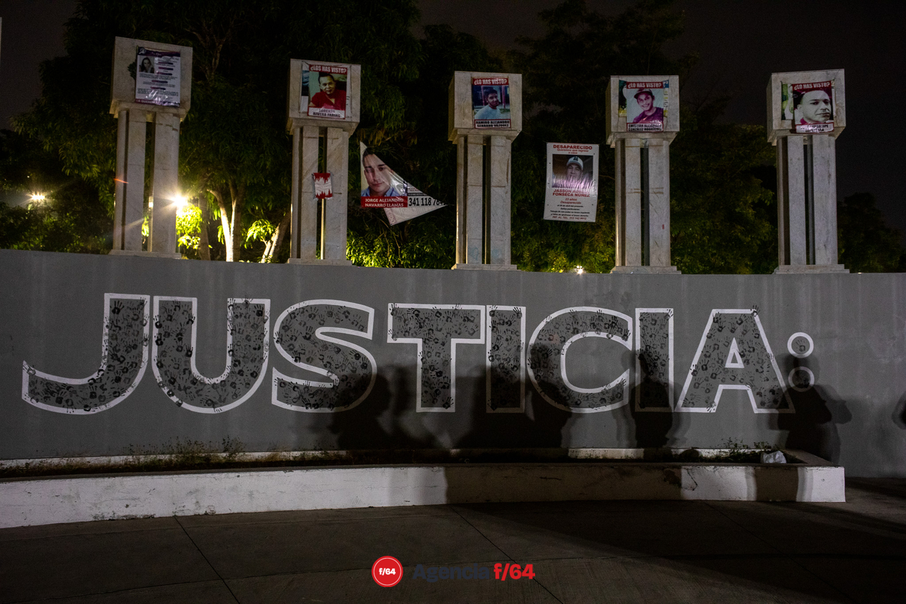 Integrantes de la Red Familiares Desaparecidos en Colima se reúnen y celebran a la Virgen de Guadalupe con rosario y plegarias por sus familiares ausentes. 