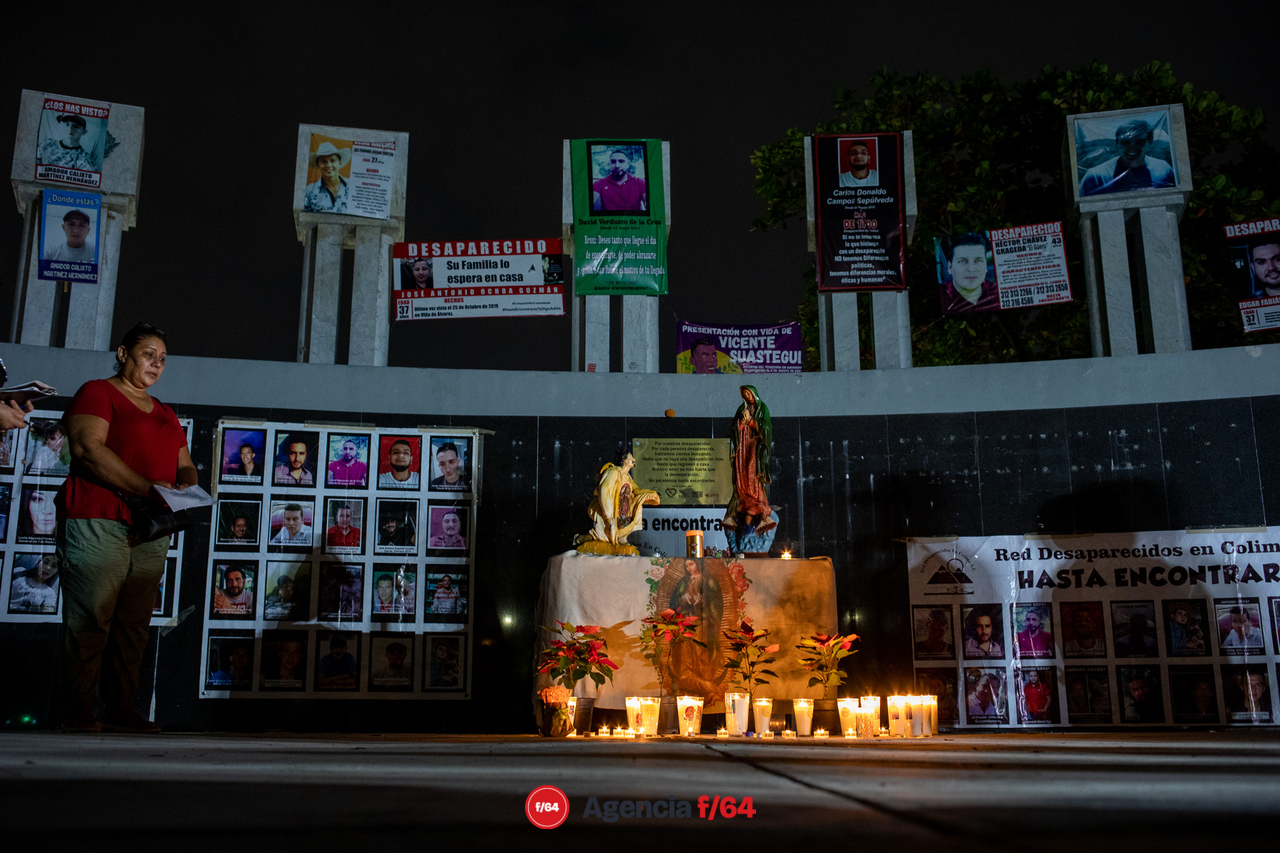 Integrantes de la Red Familiares Desaparecidos en Colima se reúnen y celebran a la Virgen de Guadalupe con rosario y plegarias por sus familiares ausentes. 