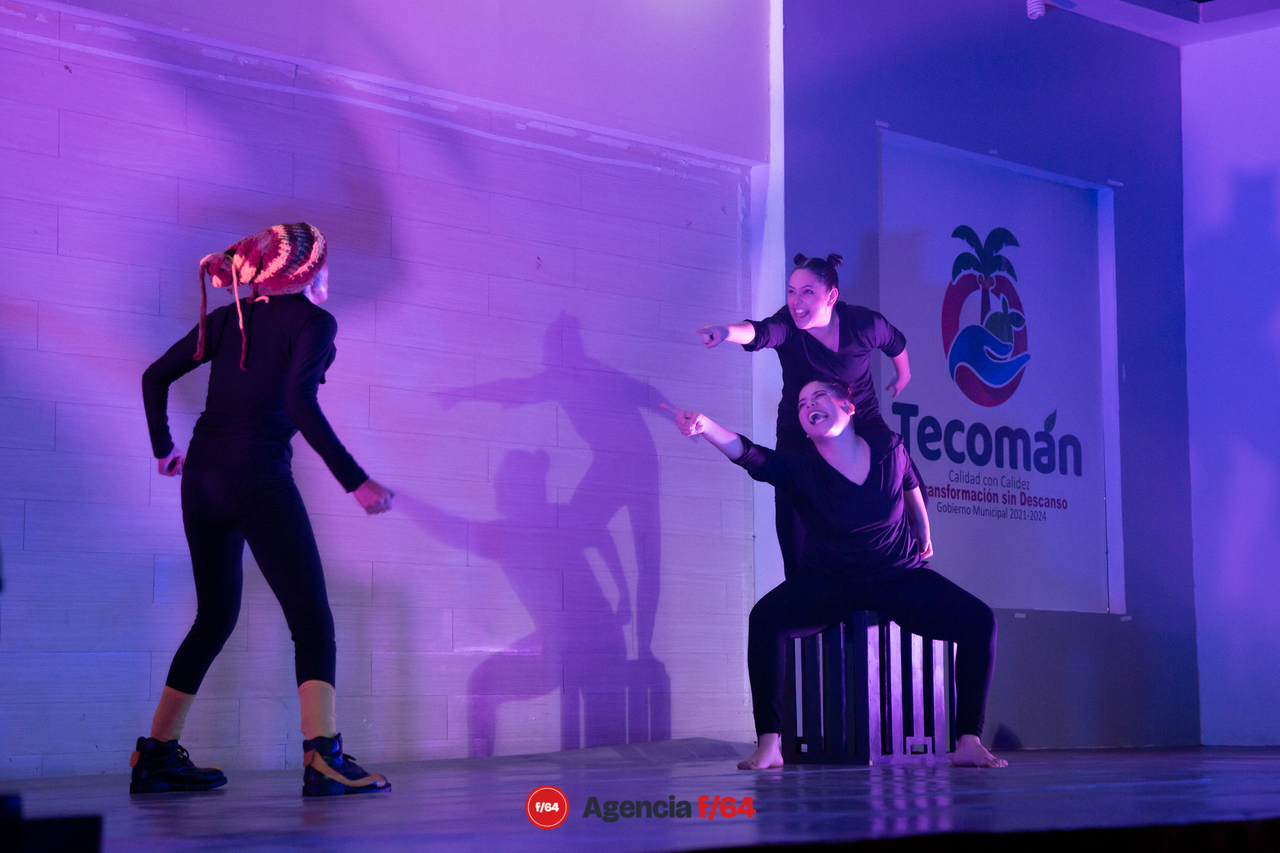 Los cuervos no se peinan.
Compañía de Teatro Caracol.
