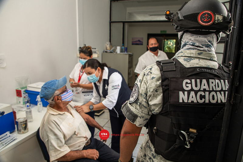 Inicio de la vacunación de adultos mayores contra COVID-19. Foto Gustavo Vilchis