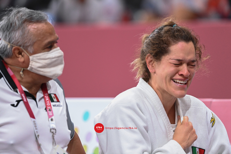 Lenia Ruvalcaba, Judo, rompe en llanto al lograr subirse al podium. Medalla de bronce. Foto Isaura Ruíz