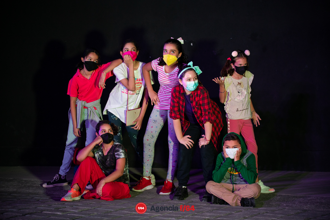 Cierre de taller de teatro para niños y niñas en Casa Caracol.