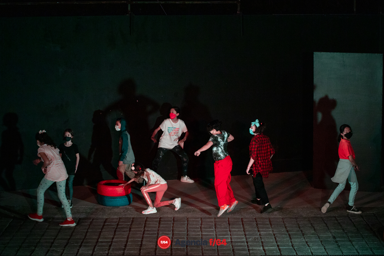 Cierre de taller de teatro para niños y niñas en Casa Caracol.