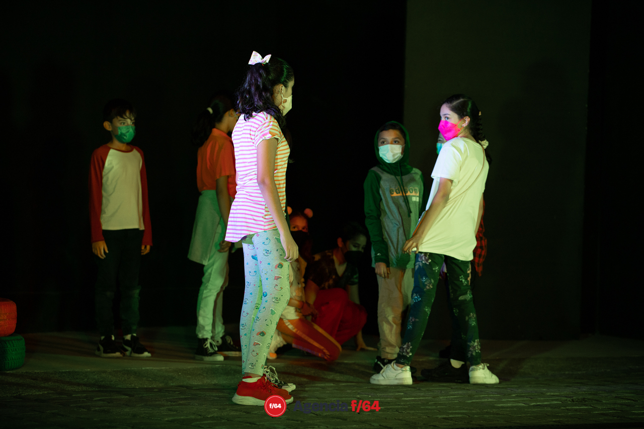 Cierre de taller de teatro para niños y niñas en Casa Caracol.