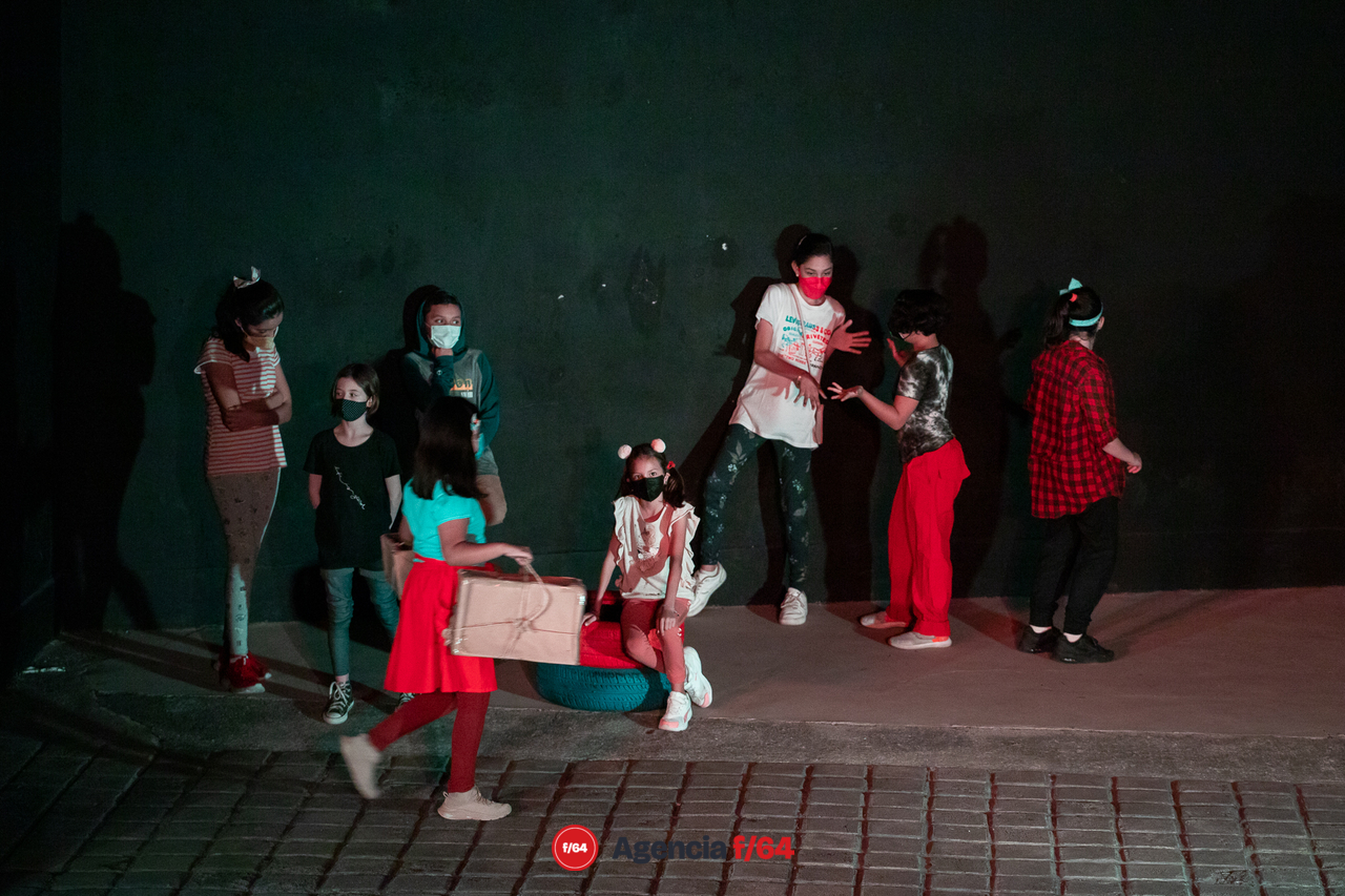 Cierre de taller de teatro para niños y niñas en Casa Caracol.