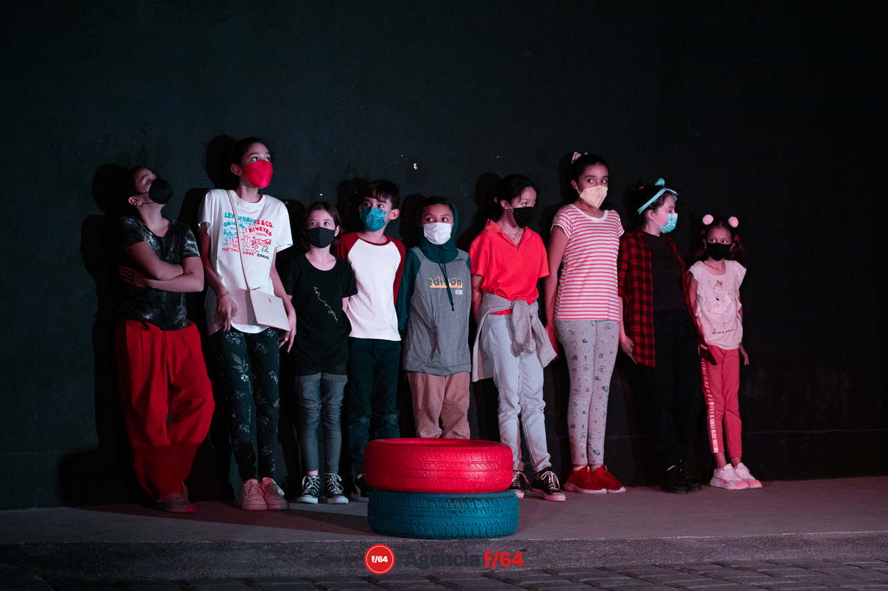 Cierre de taller de teatro para niños y niñas en Casa Caracol.