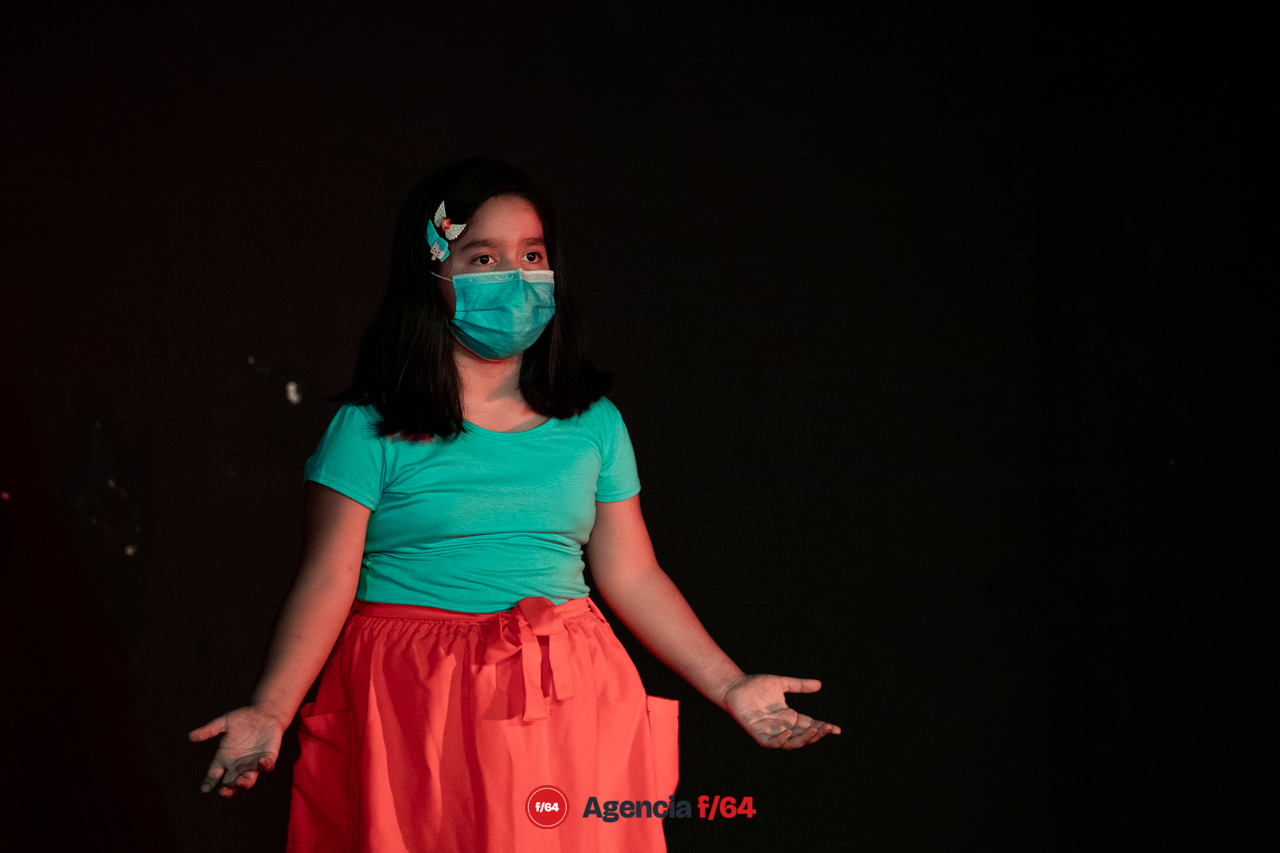 Cierre de taller de teatro para niños y niñas en Casa Caracol.