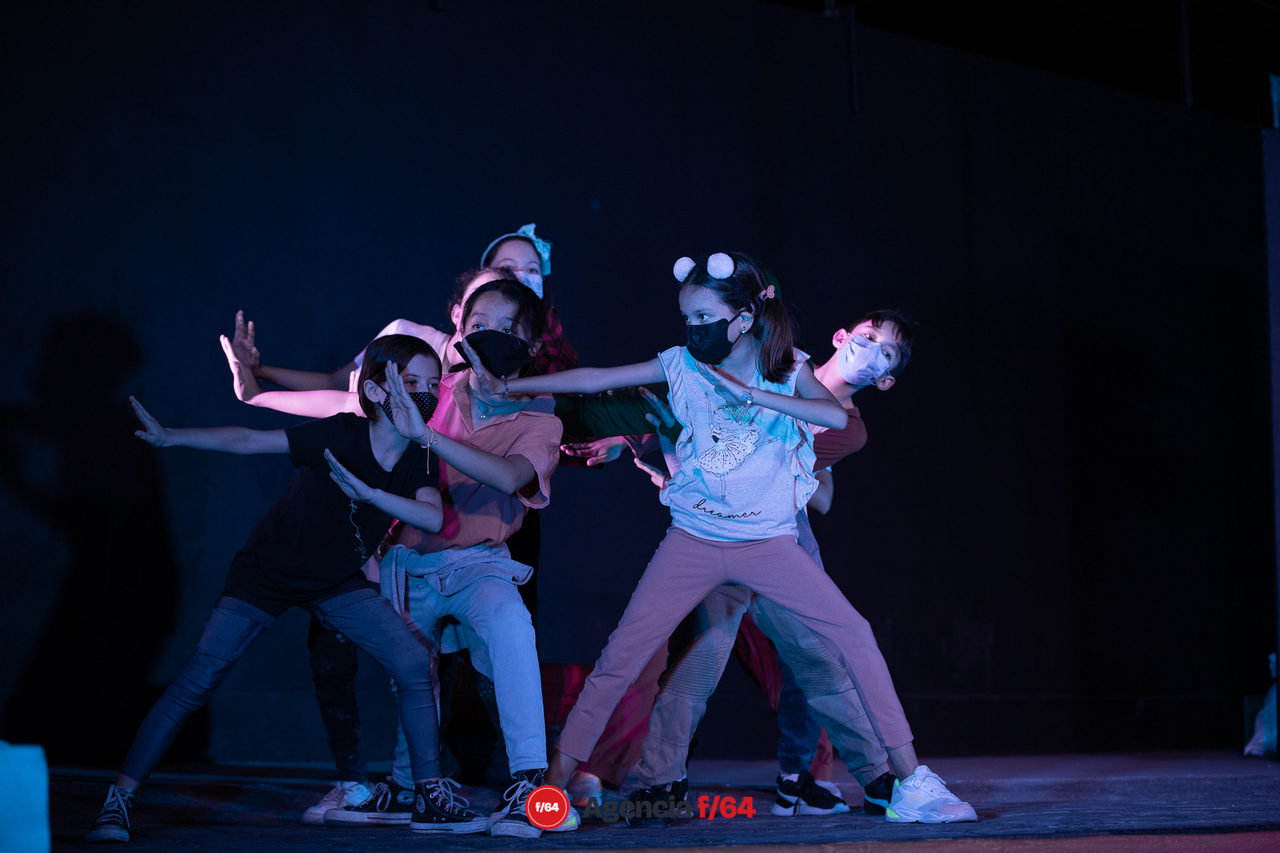 Cierre de taller de teatro para niños y niñas en Casa Caracol.