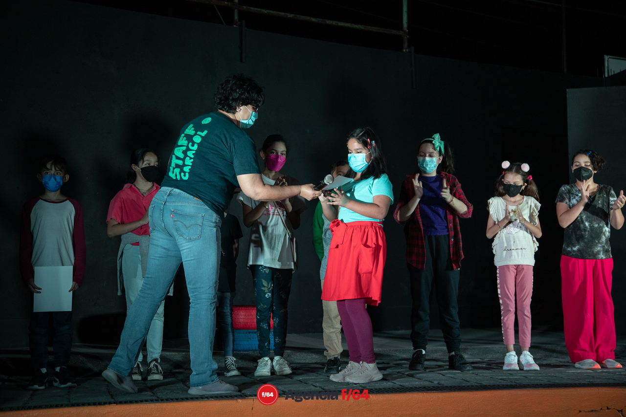 Cierre de taller de teatro para niños y niñas en Casa Caracol.