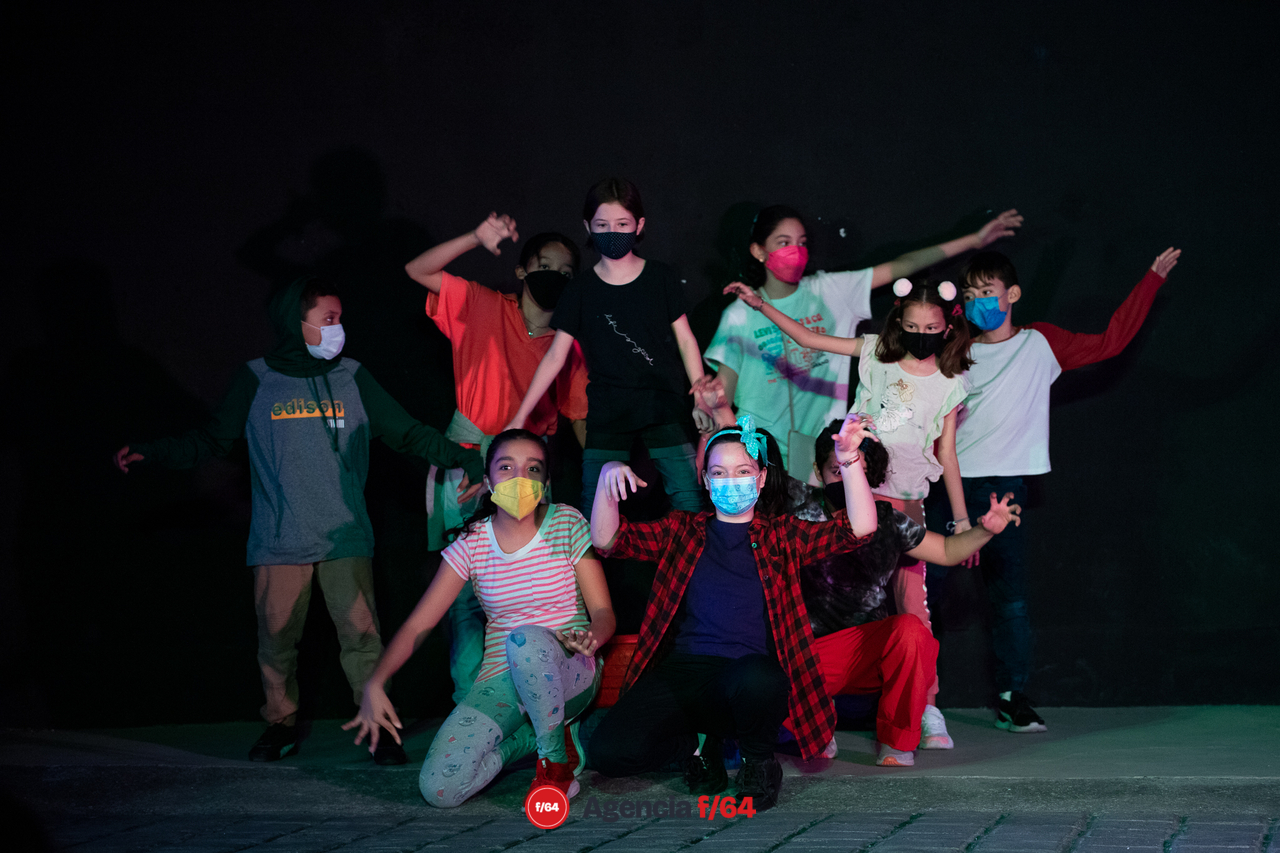 Cierre de taller de teatro para niños y niñas en Casa Caracol.